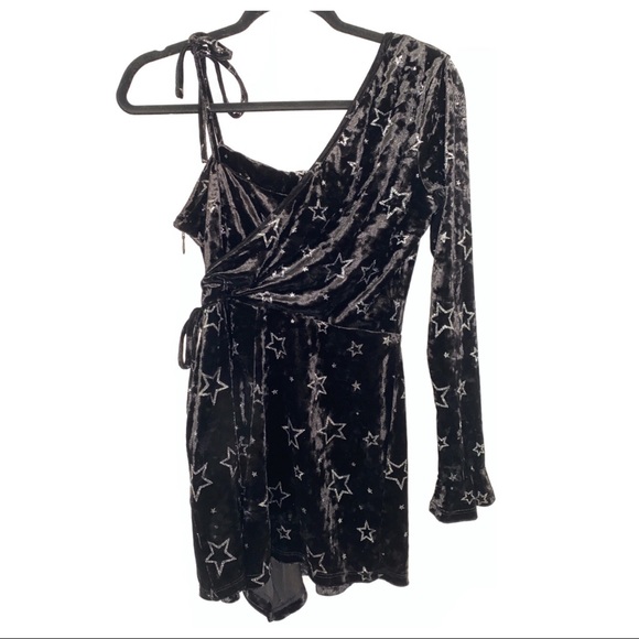 TOPSHOP VELVET ONE SHOULDER ROMPER - Picture 6 of 8